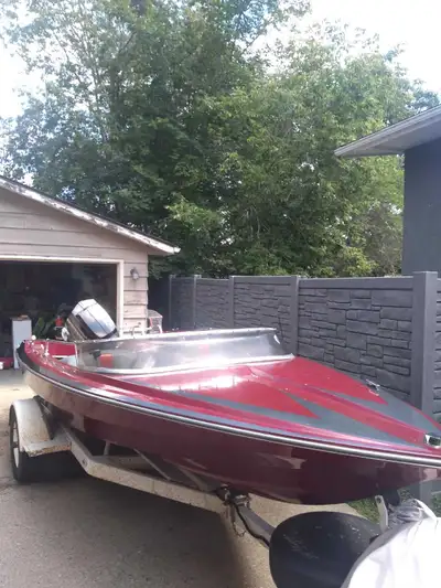 Ski boat in great condition; interior/exterior. 1977 Mercury 175hp requires new leg (quoted $1,800 f...