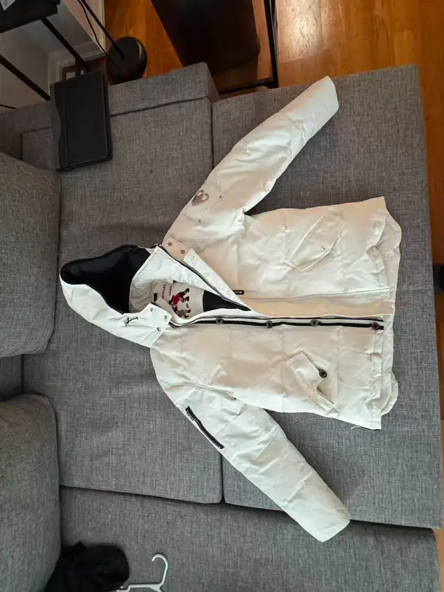 Moose Knuckles down puffer jacket ice in Men's in City of Toronto - Image 5