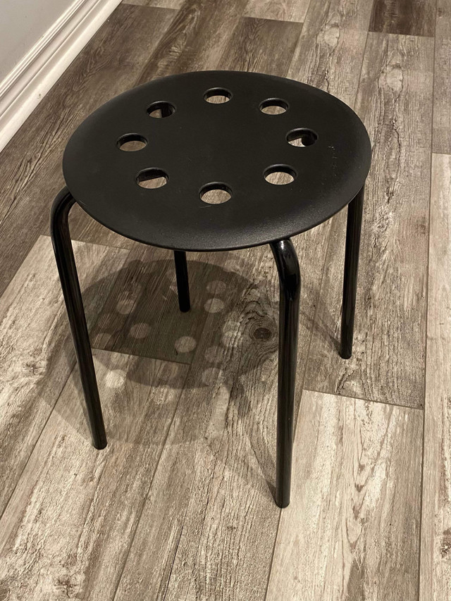 Stool Tabouret IKEA Marius dans Chaises, Fauteuils inclinables  à Ville de Montréal