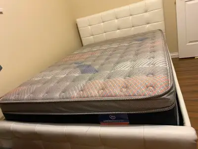 Serta perfect sleeper mattress/frame/headboard like new, View more