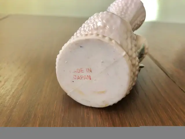 Tiny Pink Ceramic Vase Posey Decor Decoration Japan in Arts & Collectibles in Calgary - Image 8