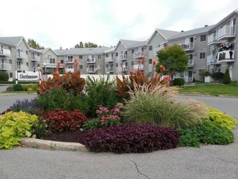 Charmant petit condo 3 et demi rez jardin,accès piscine et gym