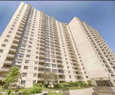 Room for rent sa 2BR condo, preferably Filipina. Location Dixon Rd and Kipling. ✔️ 1 bus ride (20 mi...
