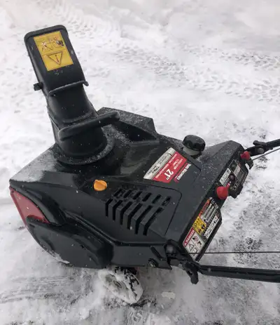 Souffleuse yard machine 21 pouces, View more