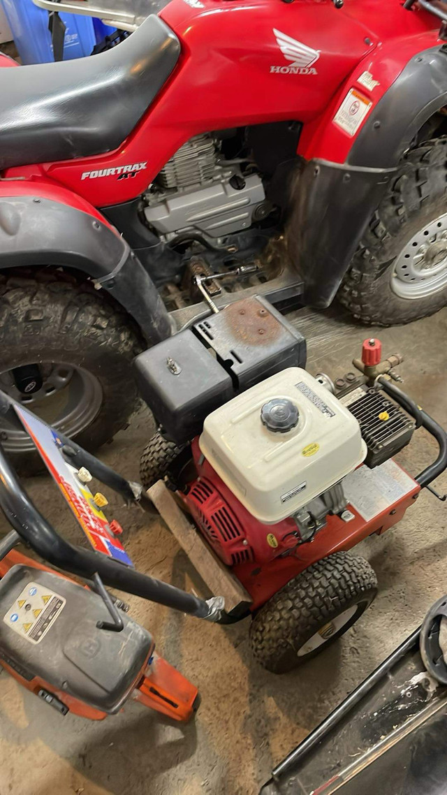 2000 Honda gx340 power washer in Other in Leamington - Image 2