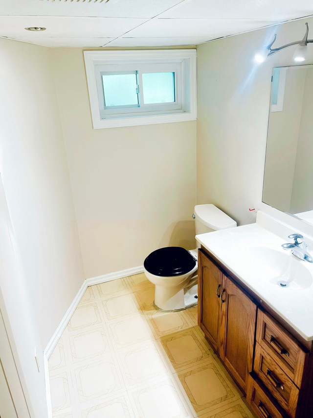 Basement in Aurora for rent very clean plz call ☎️416.879.6203 in Long Term Rentals in Markham / York Region - Image 2