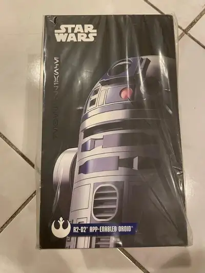 NEW Sphero Star Wars R2-D2 App-Enabled Droid R20 Pair well with 1/6 scale Star Wars figures Or fun t...