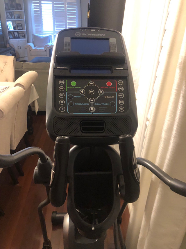 Schwinn 470 elliptical Machine -workout  in Exercise Equipment in City of Toronto - Image 3