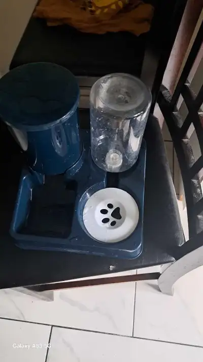 distributeur de croquettes et d'eau pour chat , View more