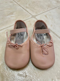 Girls Ballet Shoes Size 7 