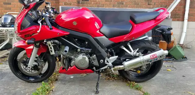 SV1000S low kms serviced in Sport Bikes in Hamilton - Image 4