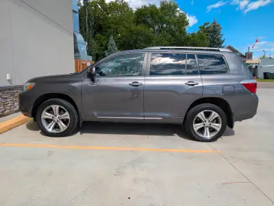 Looking to sell my super reliable Toyota Highlander Sport. Its a great SUV with everything you can w...
