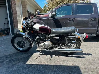 TRIUMPH 750 BONNEVILLE 1977 Fully operational vintage Triumph 750 Bonneville garage queen; recently...