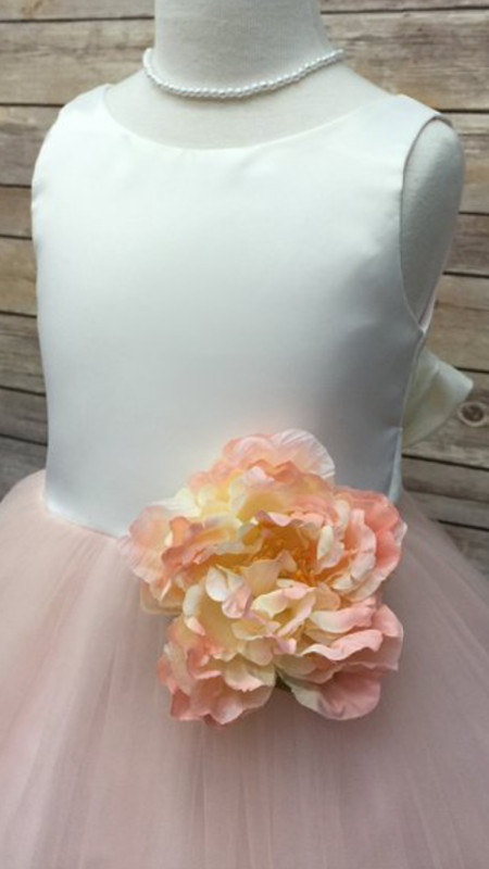BRAND NEW First Holy Communion/Flower Girl Dress in Kids & Youth in Windsor Region - Image 2