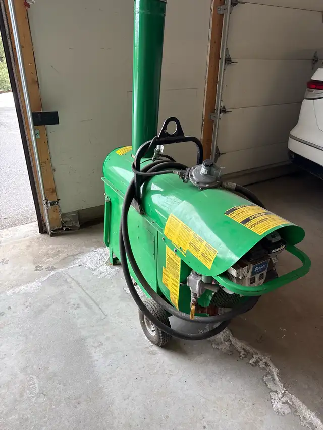 Beckett Frost Fighter in Other in Barrie - Image 3