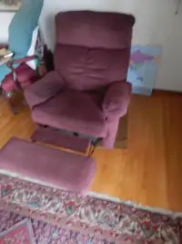 RECLINER, w. On-Line Moving Sale
