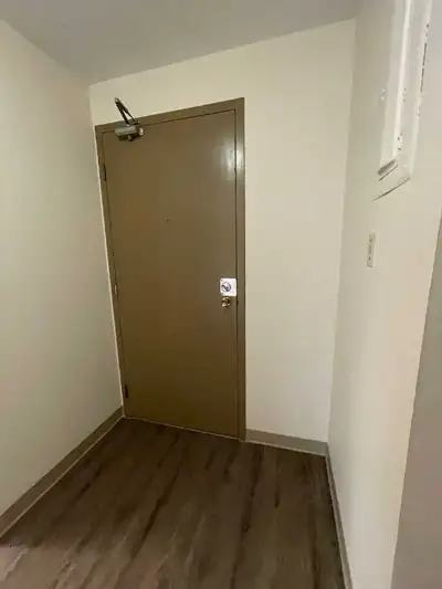 clean 2 bed room apartment, at pembina highway. Utilities included in the rent Beside a tim Hortons....