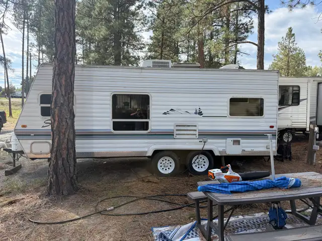 2002 Forest River Sierra Lite 22’ Trailer in Travel Trailers & Campers in Cranbrook - Image 4