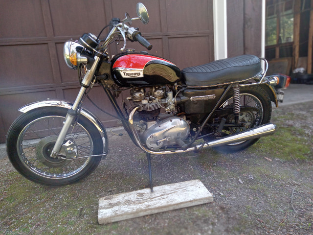 Vintage Triumph Bonneville in Other in Markham / York Region - Image 3