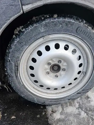 ***Purchased November 24, 2025** *I'm selling 4 Continental VikingContact 8BSW winter tire, size 205...