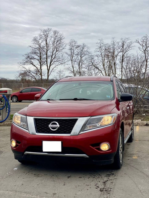 2015 Nissan Pathfinder 4WD in Cars & Trucks in City of Toronto - Image 2