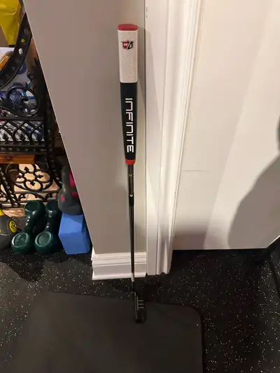 Left - Wilson Infinte Putter - like new, View more