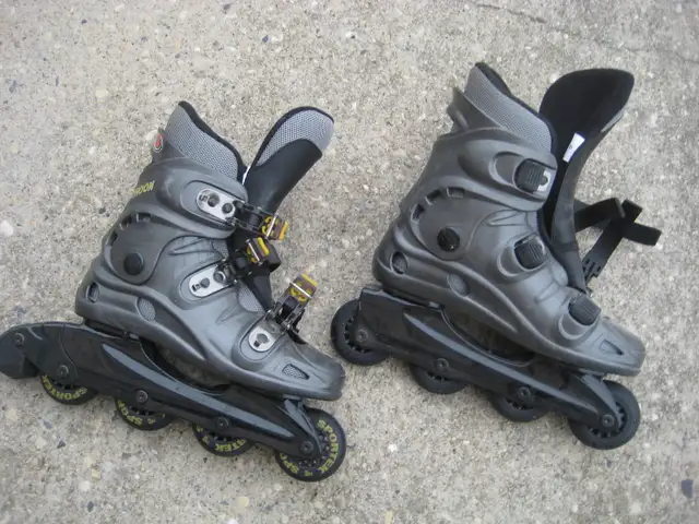 roller blades size 7 and 8, knee pads wrist guards in Skates & Blades in Winnipeg - Image 5