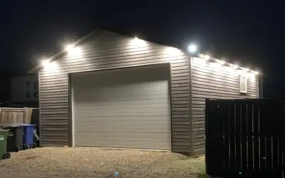 $750/month | 23' x 24' | 11' Ceilings | Heated | Insulated | Secure Looking for clean, secure storag...