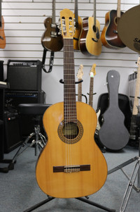 Raimundo 118 Acoustic Guitar (#32864)