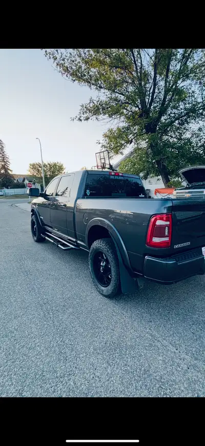 2019 Dodge Ram 3500 Mega Cab Turbo Diesel Laramie Cummins Fully Loaded Leather Seats Brand New Tires...