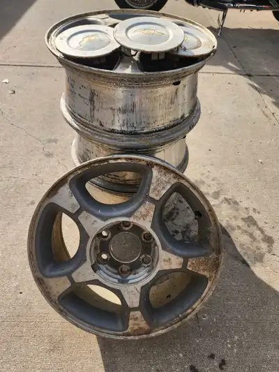 These are used GMC Envoy & Chevrolet Trailblazer rims that are being sold as a set of four. They inc...