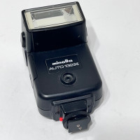 Minolta auto 132x vintage camera flash 