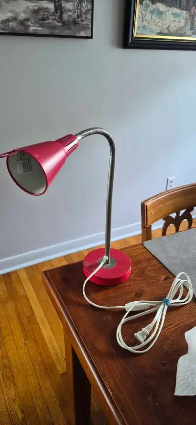 lampe de bureau métal rouge, View more