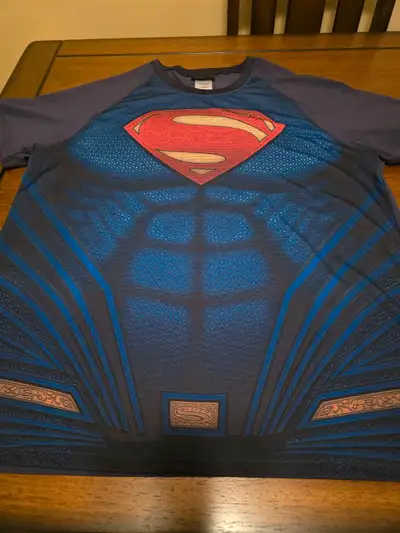Nice light superman T-shirt size large