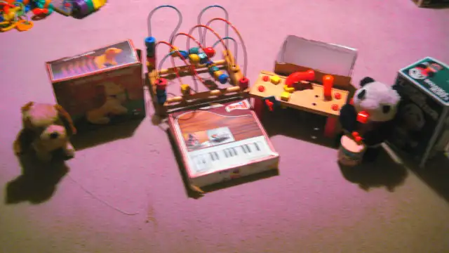 VINTAGE TOYS--EDUCATIONAL/STURDY/ HOURS OF FUN/COLLECTORS ITEMS in Toys & Games in City of Toronto - Image 4