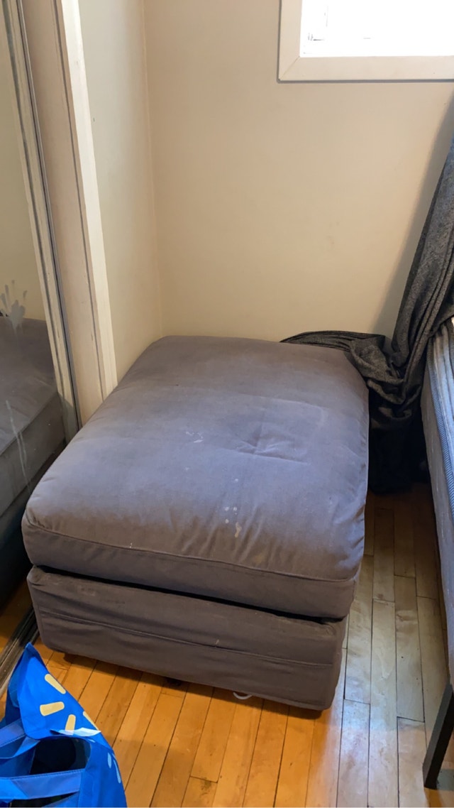 KING SIZED BED AND OTTO MAN Beds & Mattresses Thunder Bay Kijiji