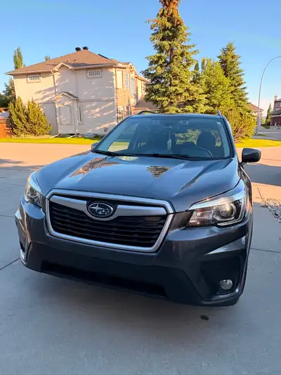 Hi! I'm the original owner of this vehicle, and it has never been in an accident. I've decided to se...