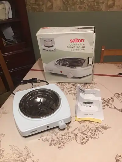 cuisinière électrique portative de marque Salton comme neuf , View more