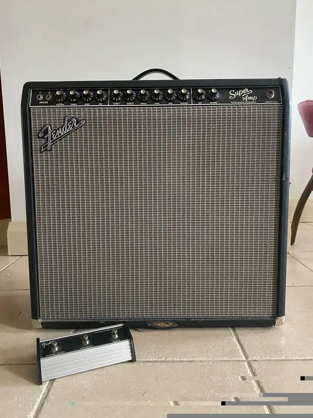 Fender 90’s Super Amp  in Amps & Pedals in City of Montréal - Image 2