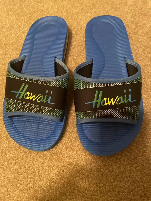 Hawaii Blue Sandals in Kids & Youth in City of Toronto - Image 6