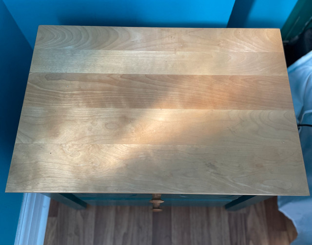 Bedroom Set in Dressers & Wardrobes in Oshawa / Durham Region - Image 2