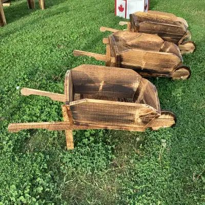 Search SILVERBUNNY for my other ads Selling a brand new made in Canada pine wood planter made in the...