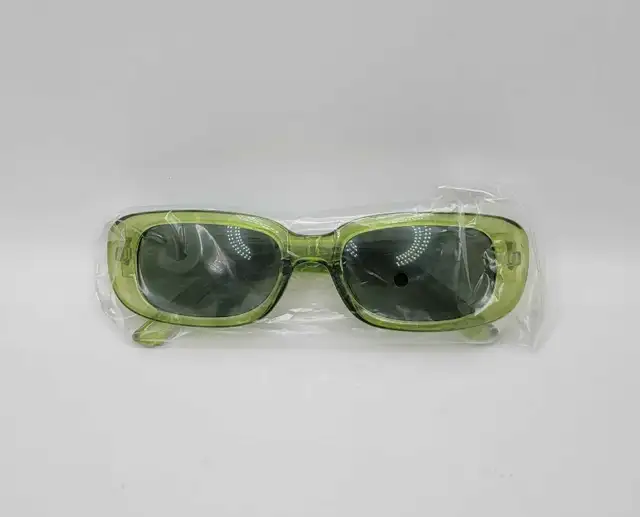Retro Rectangle Sunglasses – Trendy 90s Style for Men & Women in Multi-item in City of Toronto - Image 3