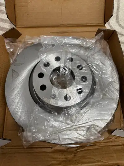 CMX Front Brake Rotors Set (Audi / VW) – NEW (PAIR) Price: 80 CAD (for pair) Condition: New Set of 2...