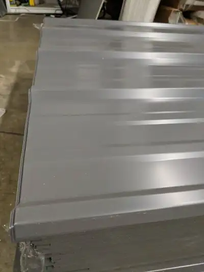26 gauge panels that are galvanized powder-coated. comes in two sizes, ready to go! Two sizes: 3m le...
