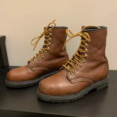 Red wing CSA rated steel toe boots size 5.5D, View more