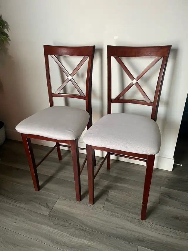  Two Bar Chairs in Chairs & Recliners in Edmonton - Image 3