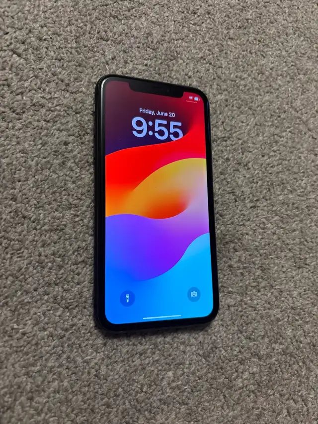unlocked 64gb iPhone 1162863285373698122