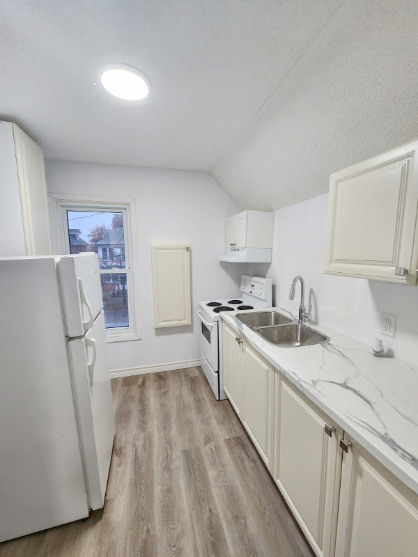 2 Bedroom Apartment in Long Term Rentals in Brantford - Image 2