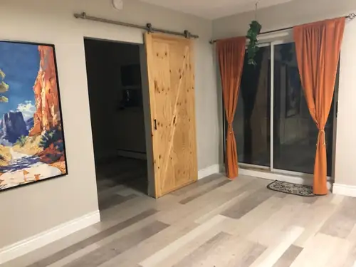 Gorgeous one bedroom has become available immediately , recently renovated all stainless steel appli...
